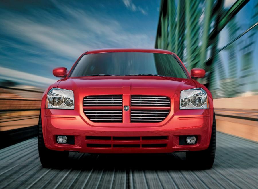 Dodge Magnum R/T 2005 года  (фото 31 из 39)